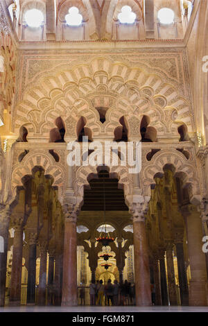 Cordoue, Espagne - 28 MAI 2015 : la chapelle mudéjar - Capilla de Villaviciosa (14..) dans la Cathédrale. Banque D'Images