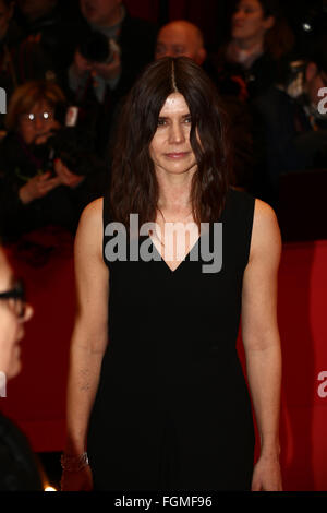 Berlin, Allemagne. 20 Février, 2016. Membre du jury Malgorzata Szumowska arrive à la cérémonie de remise des prix lors de la 66e Festival International du Film de Berlin. Credit : Jake Ratz/Alamy Live News Banque D'Images