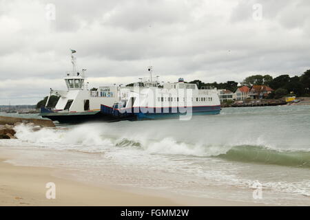 Ferry pour la chaîne Studland Sandbanks,Dorset, Royaume-Uni Banque D'Images