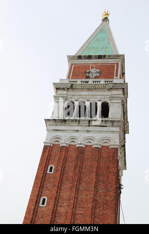 Le Campanile de la Basilique St Marc balcon, Piazza San Marco, Venise, Vénétie, Italie, Mer Adriatique, de l'Europe Banque D'Images