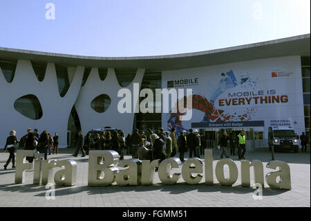 Barcelone, Espagne. Feb 21, 2016. La foire à l'ouverture de la "Mobile World Congress de Barcelone, Espagne, 21 février 2016. Le lundi 22 février, la réunion annuelle la plus importante de l'industrie des télécommunications commence. Photo : Andrej Sokolow/dpa/Alamy Live News Banque D'Images