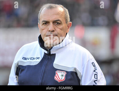 Turin, Italie. Feb 21, 2016. Fabrizio Castori, entraîneur-chef de Carpi FC, au cours de la serie d'un match de football entre Torino FC et FC Carpi. Le résultat final du match est 0-0 © Nicolò Campo/Pacific Press/Alamy Live News Banque D'Images