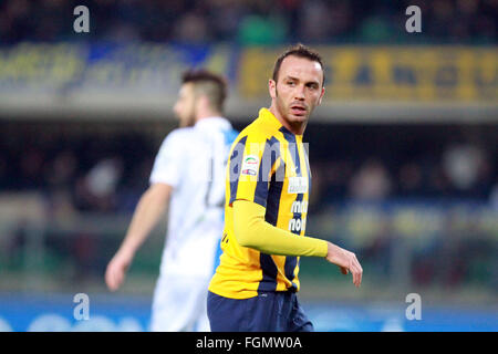 Vérone, Italie. Feb 20, 2016. Au cours de la Serie A italienne match de football entre l'Hellas Verona FC v AC Chievo Verona . L'Italien de série d'un match de football entre l'Hellas Verona FC v AC Chievo Verona, score final 3-1, buts de Vérone par Toni, Pazzini et Ionita, pour Chievo par Pellissier au stade Bentegodi de Vérone. © Andrea Spinelli/Pacific Press/Alamy Live News Banque D'Images