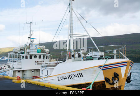L'Islande Akureyri centre-ville centre de la deuxième plus grande ville d'un navire de croisière navire au port d'observation des baleines Banque D'Images