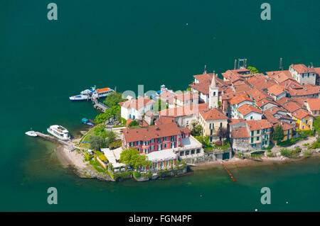 L'Italie, le Piémont, le lac Majeur, de l'île Isola Superiore (vue aérienne) // Italie, Piémont, lac Majeur,ile Isola Superiore Banque D'Images