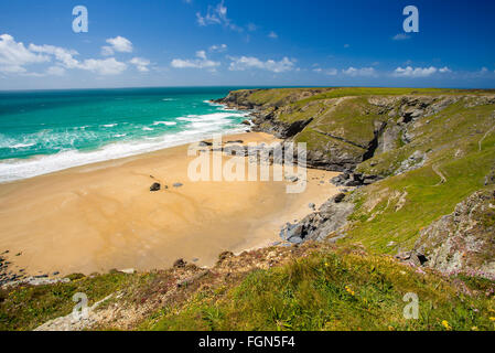 Surplombant la plage de Pentire étapes sur la côte nord de l'Europe Royaume-uni Angleterre Cornwall Banque D'Images