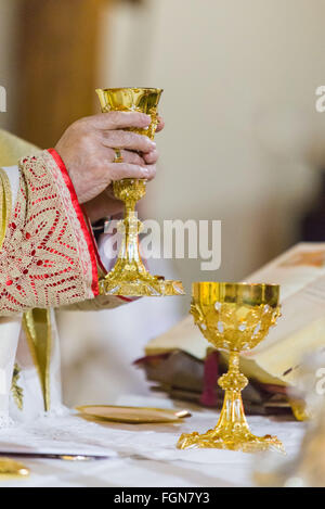 Dans la masse, au cours de la communion Banque D'Images