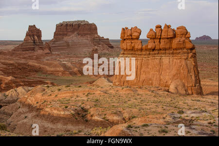 Formations de grès érodées, Goblin Valley State Park, Utah, USA Banque D'Images