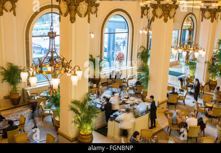 Hong Kong Chine restaurant situé dans le hall de l'hôtel Peninsula célèbre cher hôtel exclusive d'en haut Banque D'Images