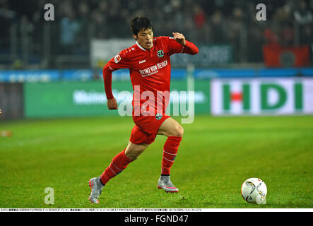 Hanovre, Allemagne. Feb 21, 2016. Hiroki Sakai (Hannover) Football/soccer : match de Bundesliga entre Hannover 96 0-1 FC Augsburg IDH-Arena de Hanovre, Allemagne . © Takamoto Tokuhara/AFLO/Alamy Live News Banque D'Images