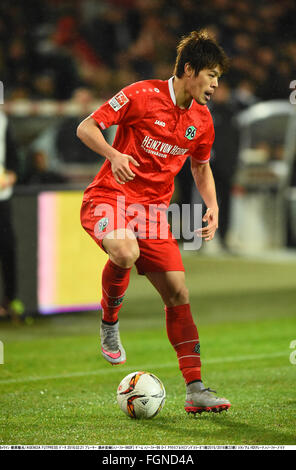 Hanovre, Allemagne. Feb 21, 2016. Hiroki Sakai (Hannover) Football/soccer : match de Bundesliga entre Hannover 96 0-1 FC Augsburg IDH-Arena de Hanovre, Allemagne . © Takamoto Tokuhara/AFLO/Alamy Live News Banque D'Images