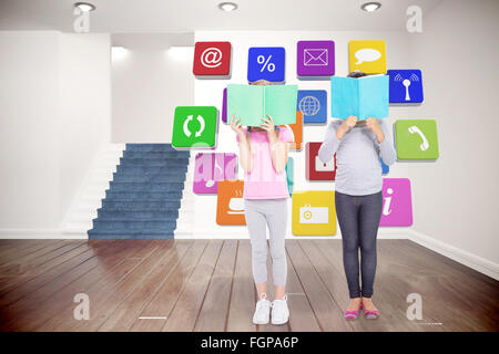 Image composite de lecture des élèves du primaire Banque D'Images