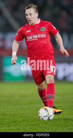 Hanovre, Allemagne. Feb 21, 2016. Uffe du Hanovre Bech en action au cours de la Bundesliga match de foot entre Hanovre et 96 FC Augsburg à IDH-Arena de Hanovre, Allemagne, 21 février 2016. PHOTO : JULIAN STRATENSCHULTE/dpa/Alamy Live News Banque D'Images