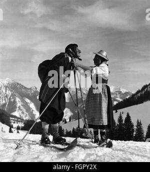 Festivités, carnaval, carnaval sur skis, skieurs en costumes traditionnels des Ries et Mittenwald, Firstamm, Schliersee, 1938, droits additionnels-Clearences-non disponible Banque D'Images