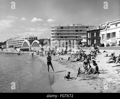 Géographie / Voyage, France, Sainte-Maxime, plage, vue, années 1960, droits-supplémentaires-Clearences-non disponible Banque D'Images