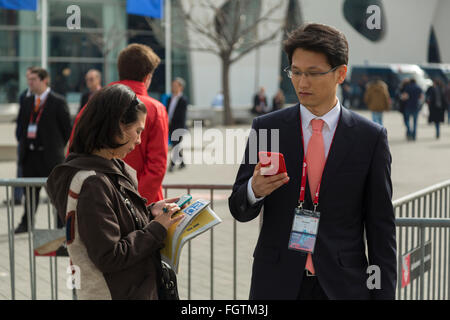 Barcelone, Espagne. Feb 22, 2016. Mobile World Congress 2016, Fira de Barcelona la masse, Joan Carles I Avenue, L'Hospitalet de Llobregat, Europa square Crédit : Joan Gosa Badia/Alamy Live News Banque D'Images