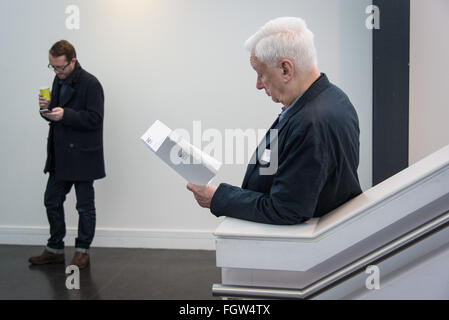 L'artiste Michael Craig-Martin au Goldsmiths College de la lecture d'un programme d'événements pour une conférence du SMECA Banque D'Images