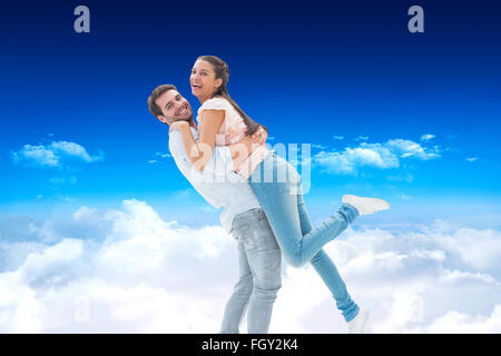 Composite image jeune couple hugging chaque autres Banque D'Images