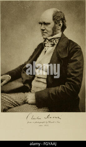 Cette collection d'essais de 1909 commémore le centenaire de la naissance de Charles Darwin et le 50e anniversaire de la publication de *on the Origin of Species*, soulignant l'impact durable de la théorie de Darwin sur la science moderne. Banque D'Images