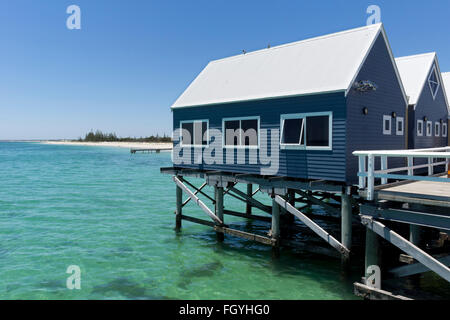 Huttes de bois abritant le musée et centre d'interprétation sur l'ouest de l'Australie, Busselton Jetty Banque D'Images