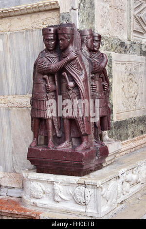 Monument de quatre Tetrarchs, fin des empereurs romains, à l'angle de la Basilique Saint Marc à Venise Banque D'Images