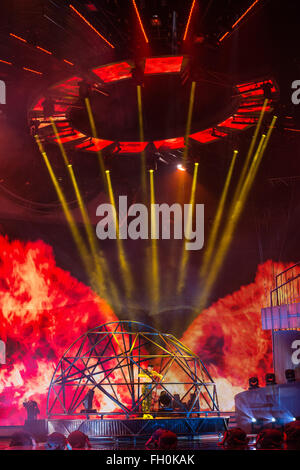 Vina del Mar, au Chili. Feb 22, 2016. Les danseurs prennent part à l'ouverture de Vina del Mar Festival International de la chanson de Viña del Mar, Chili, le 22 février 2016. La Vina del Mar International Song Festival se tient du 22 février au 27 février. © Jorge Villegas/Xinhua/Alamy Live News Banque D'Images