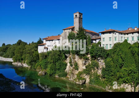 Die Stadt in Oberitalien Piraino - la ville Cividale del Friuli en Italie du nord Banque D'Images