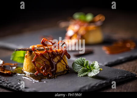 Crème caramel caramel décoré de Lattice Banque D'Images