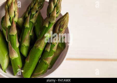 Tasse de portion d'asperges Banque D'Images