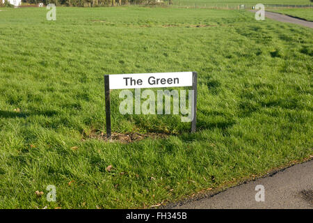 Le panneau vert dans la paroisse de Woughton on the Green, Buckinghamshire Angleterre Banque D'Images