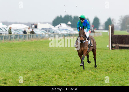 Course de chevaux dans un point à l'autre course de chevaux à Cottenham Cambridgeshire UK Banque D'Images