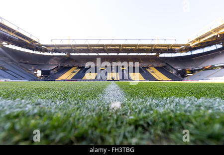 Dortmund, Allemagne. Feb 17, 2016. La hauteur à l'Signal-Iduna-Park Stadium à Dortmund, en Allemagne, le 17 février 2016. PHOTO : GUIDO KIRCHNER/DPA/Alamy Live News Banque D'Images