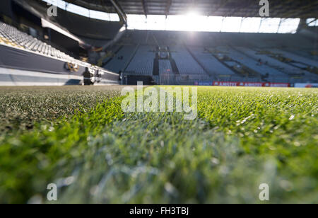 Dortmund, Allemagne. Feb 17, 2016. La hauteur à l'Signal-Iduna-Park Stadium à Dortmund, en Allemagne, le 17 février 2016. PHOTO : GUIDO KIRCHNER/DPA/Alamy Live News Banque D'Images