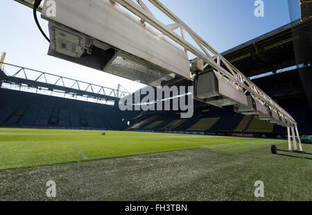 Dortmund, Allemagne. Feb 17, 2016. La hauteur à l'Signal-Iduna-Park Stadium à Dortmund, en Allemagne, le 17 février 2016. PHOTO : GUIDO KIRCHNER/DPA/Alamy Live News Banque D'Images