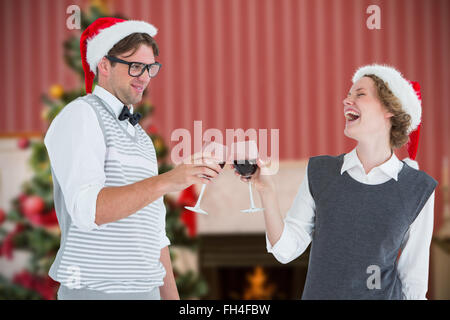 Libre de hipster geek couple drinking red wine Banque D'Images