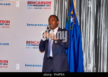 Summerlin, Nevada, USA. 23 Février, 2016. Ben Carson des campagnes pour la nomination présidentielle des républicains à la Mountain Shadows Community Centre de Summerlin. M. Carson est actuellement en retrait dans les sondages, avec le caucus passe plus tard ce soir. Crédit : Jennifer Mack/Alamy Live News Banque D'Images