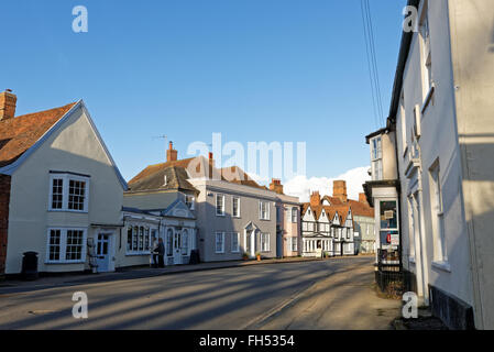 La pittoresque rue principale de Dedham, Essex, UK qui est au coeur de l'Dedham Vale. La zone a été rendu célèbre par l'artiste Joh Banque D'Images