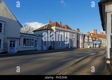 La pittoresque rue principale de Dedham, Essex, UK qui est au coeur de l'Dedham Vale. La zone a été rendu célèbre par l'artiste Joh Banque D'Images