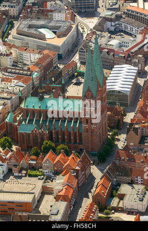 Vue aérienne, l'église Sainte Marie, vieille ville de Lübeck, Lübeck, en mer Baltique, Schleswig Holstein, Allemagne, Europe, vue aérienne, Banque D'Images