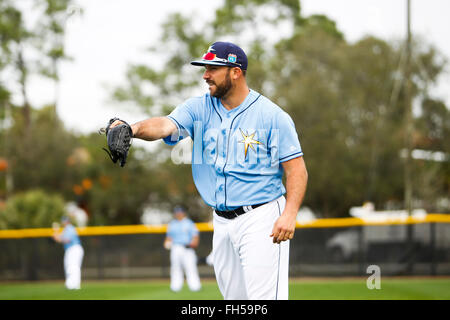 Port Charlotte, en Floride, aux États-Unis. Feb 23, 2016. Vous VRAGOVIC | fois.Rays de Tampa Bay pitcher Dana Eveland (51) au cours de l'entraînement de printemps des rayons à Charlotte Sports Park à Port Charlotte, en Floride, le mardi 23 février, 2016. © Vous Vragovic/Tampa Bay Times/ZUMA/Alamy Fil Live News Banque D'Images