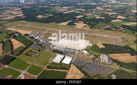 Vue aérienne, l'aéroport de Münster-Osnabrück, Piste, piste, les garages de stationnement, parking, l'avance, l'Aéroport International,tourisme,Münster Banque D'Images