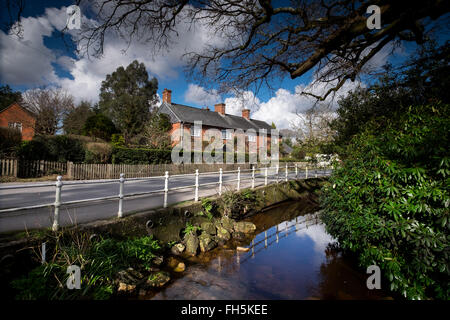 Dans le village de Brockenhurst Hampshire New Forest Banque D'Images