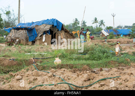 L'Inde, le Tamil Nadu, Pondichéry aera. La vie rurale dans les petits villages, la pauvreté Banque D'Images