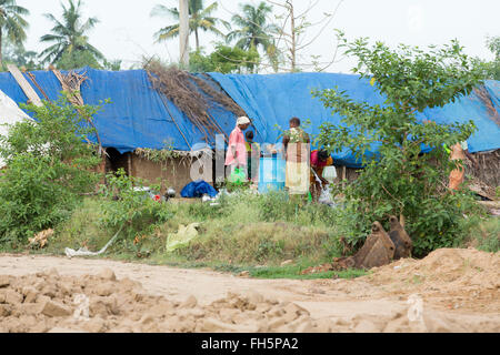 L'Inde, le Tamil Nadu, Pondichéry aera. La vie rurale dans les petits villages, la pauvreté Banque D'Images