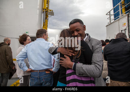 Palerme, Italie. Feb 23, 2016. Le verseau a quitté le port de Marseille avec l'équipe de recherche et de sauvetage de Méditerranée SOS et l'équipe médicale de Médecins du Monde à bord d'arrêter à Palerme. Le navire va commencer ses opérations de recherche et sauvetage du 25 février. © Antonio Melita/Pacific Press/Alamy Live News Banque D'Images