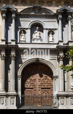 Sud Ouest porte avant de la Santa Maria de la Encarnacion, Cathédrale de Grenade, Province de Grenade, Andalousie, Espagne, Europe. Banque D'Images