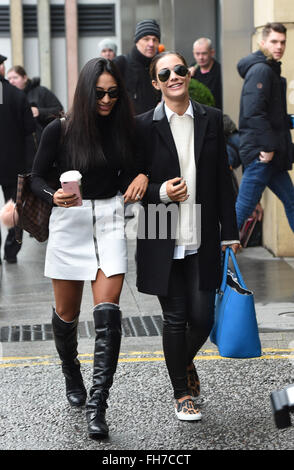 Frankie Bridge et Karen Clifton vu la position de Strictly Come Dancing Live Tour à l'Arène Barclaycard à Birmingham. Avec : Frankie Bridge, Karen Clifton Où : Birmingham, Royaume-Uni Quand : 23 Jan 2016 Banque D'Images