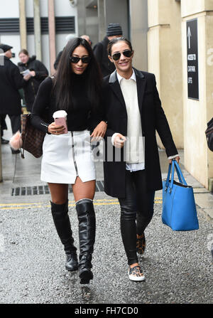 Frankie Bridge et Karen Clifton vu la position de Strictly Come Dancing Live Tour à l'Arène Barclaycard à Birmingham. Avec : Frankie Bridge, Karen Clifton Où : Birmingham, Royaume-Uni Quand : 23 Jan 2016 Banque D'Images