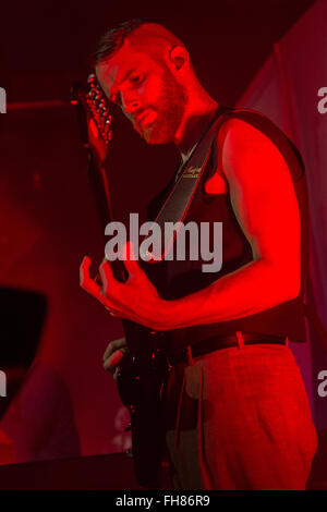 Milan Italie. 23 février 2016. Le duo anglais synthpop fait mal il se produit sur scène à music club Alcatraz pendant la tournée 'abandon' Credit : Rodolfo Sassano/Alamy Live News Banque D'Images