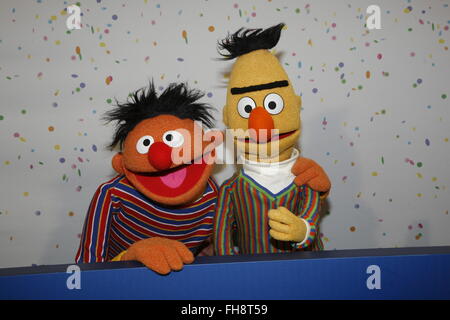 Série télé, Sesame Street, DEU 1973 - ? ? ?, Ernie et Bert, NDR et Rue Sésame célébrer '40 Jahre Sesamstrasse' en Allemagne, Hambourg, 23.11.2012, Permissions-Neccessary-tiers Banque D'Images